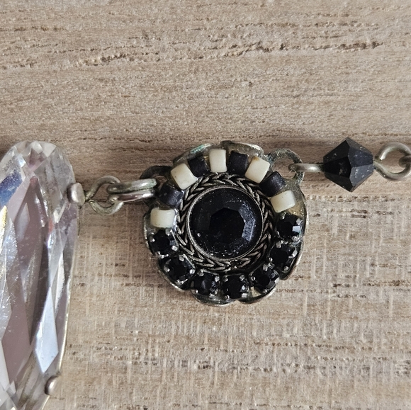 Firefly Crystal Necklace - Picture 5 of 10